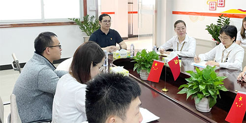 家寶：陽(yáng)光護航創(chuàng  )先鋒 服務(wù)群眾零距離